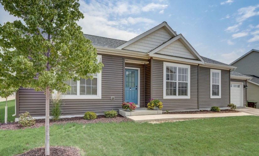 Bella 1 - 2 bedroom floorplan layout with 2 bathrooms and 1144 square feet